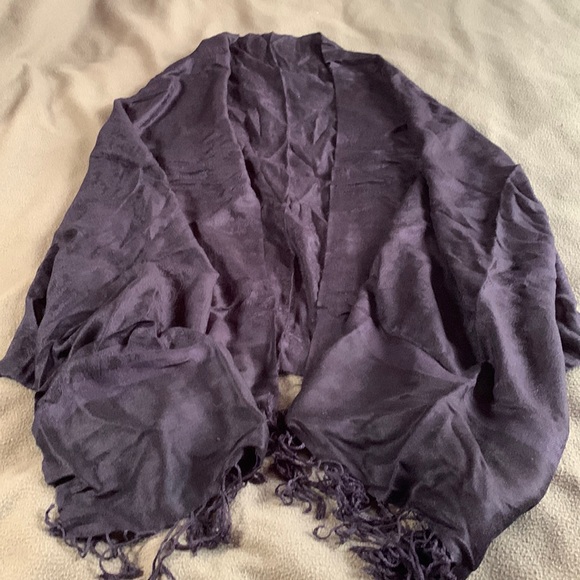 Accessories - Black jacquard pashmina with fringe.  One size.